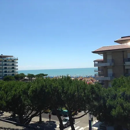 Residence Gallo - Walterigato Apartments Per Solo Famiglie Lido di Jesolo Exterior photo