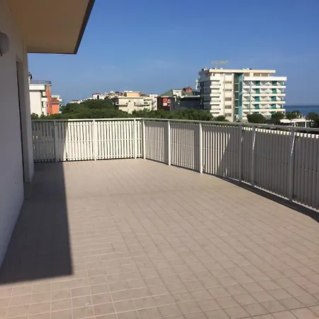 Residence Gallo - Walterigato Apartments Per Solo Famiglie Lido di Jesolo Exterior photo
